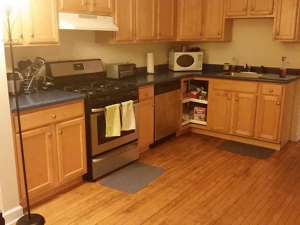 1st image of 2427 W Gunnison St