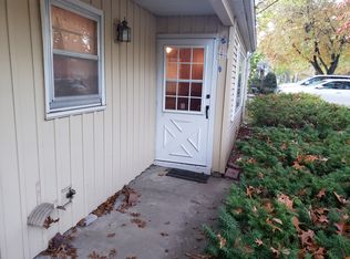 816 Murrow Ct, Lawrence, KS 66049