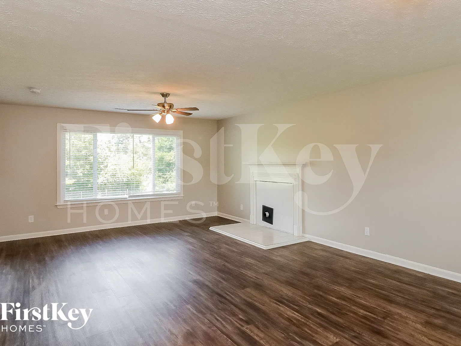 3 bed, 2.5 bath, 2246 sqft, $2,125 — Photo 2