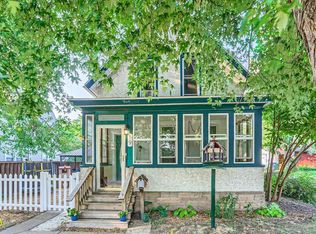 19 Delos St W, Saint Paul, MN 55107