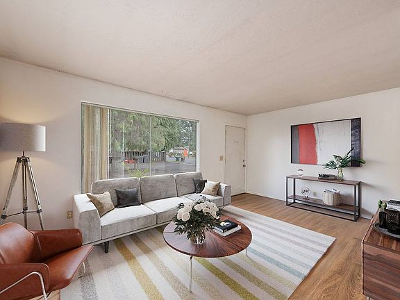 5th image of 388 NW Connell Ave #C