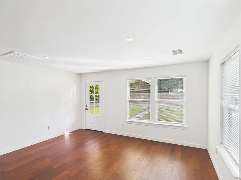 313 Fulton St — Photo 5