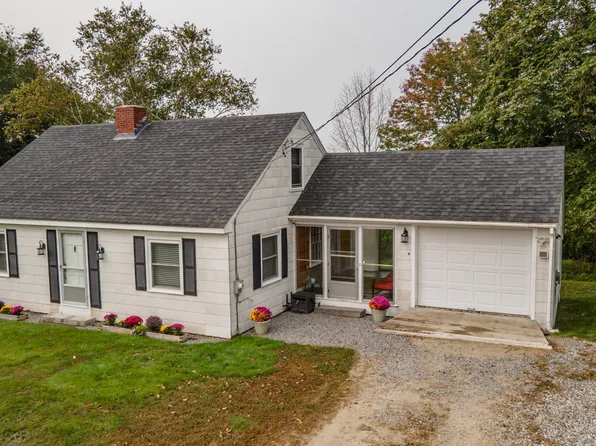 15 Annabessacook Road, Winthrop, ME 04364