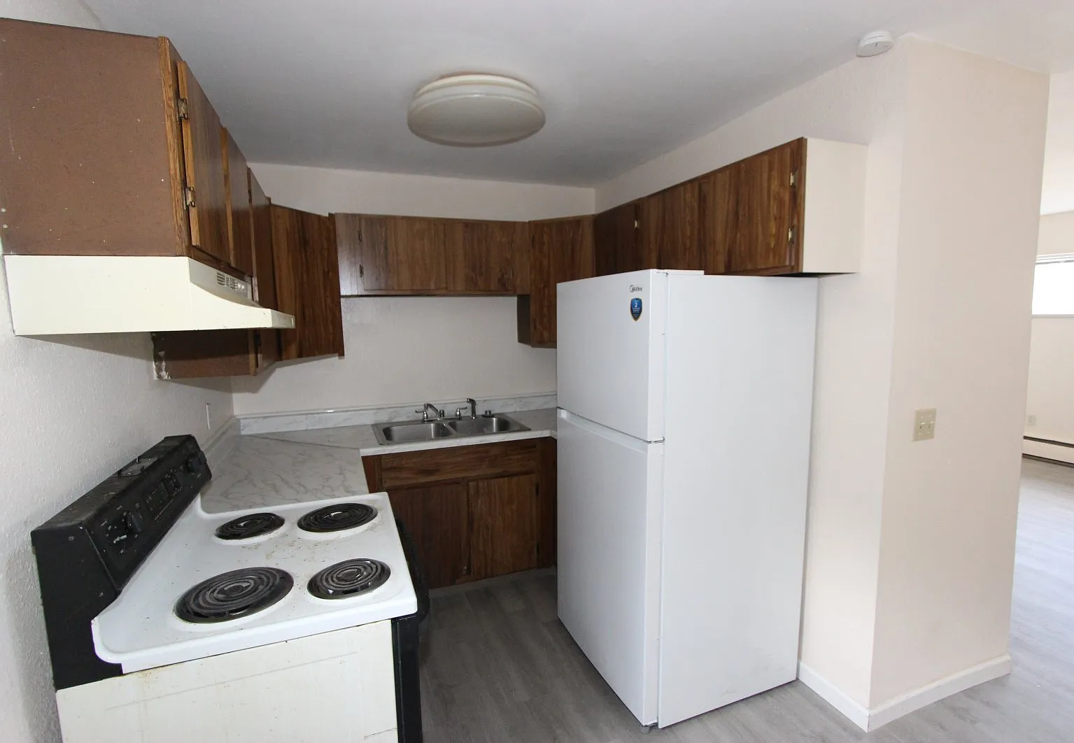 2 bed, 950 sqft, $1,600 — Photo 3