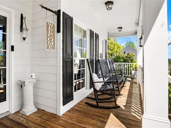 561 Valleyside Dr, Dallas, GA 30157