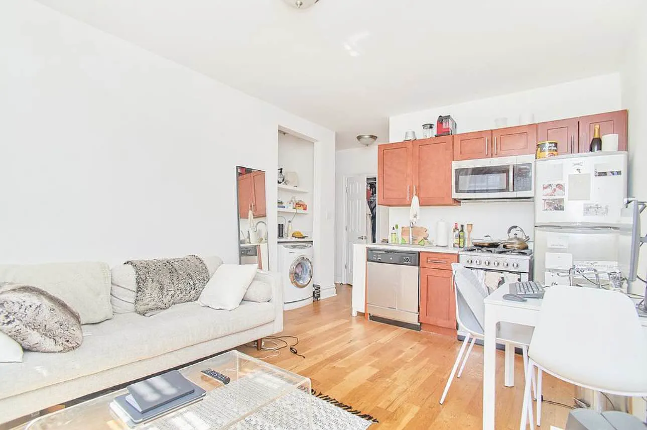 89 Hicks Street — Photo 2