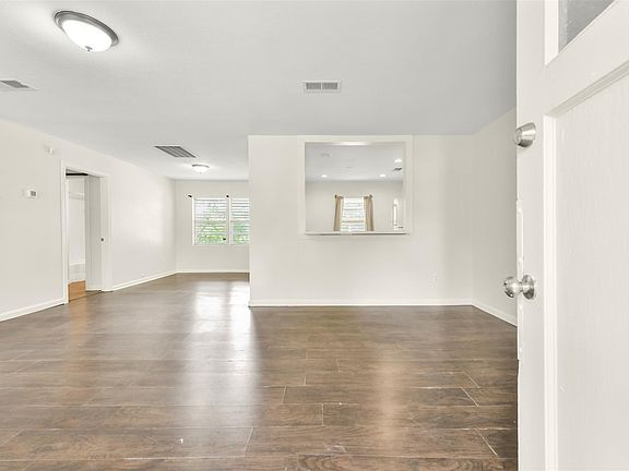 4th image of 2807 Fannin St