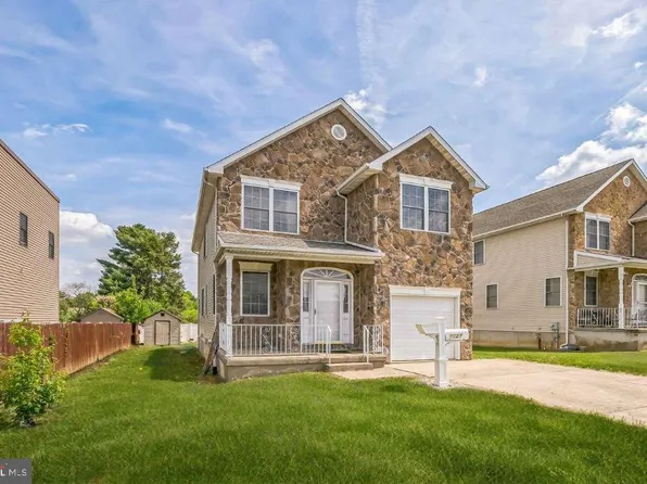 1121 Gregg St, Philadelphia, PA 19115