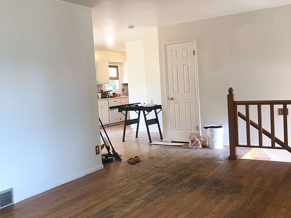 4th image of 1033 Cypress Dr