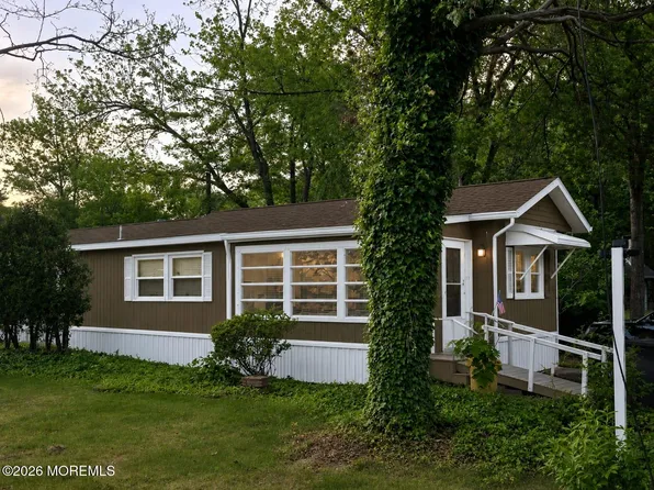 19 Summit Drive, Cream Ridge, NJ 08514