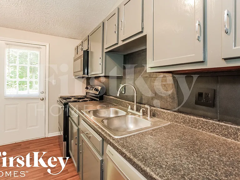4124 Oil Creek Dr — Photo 5