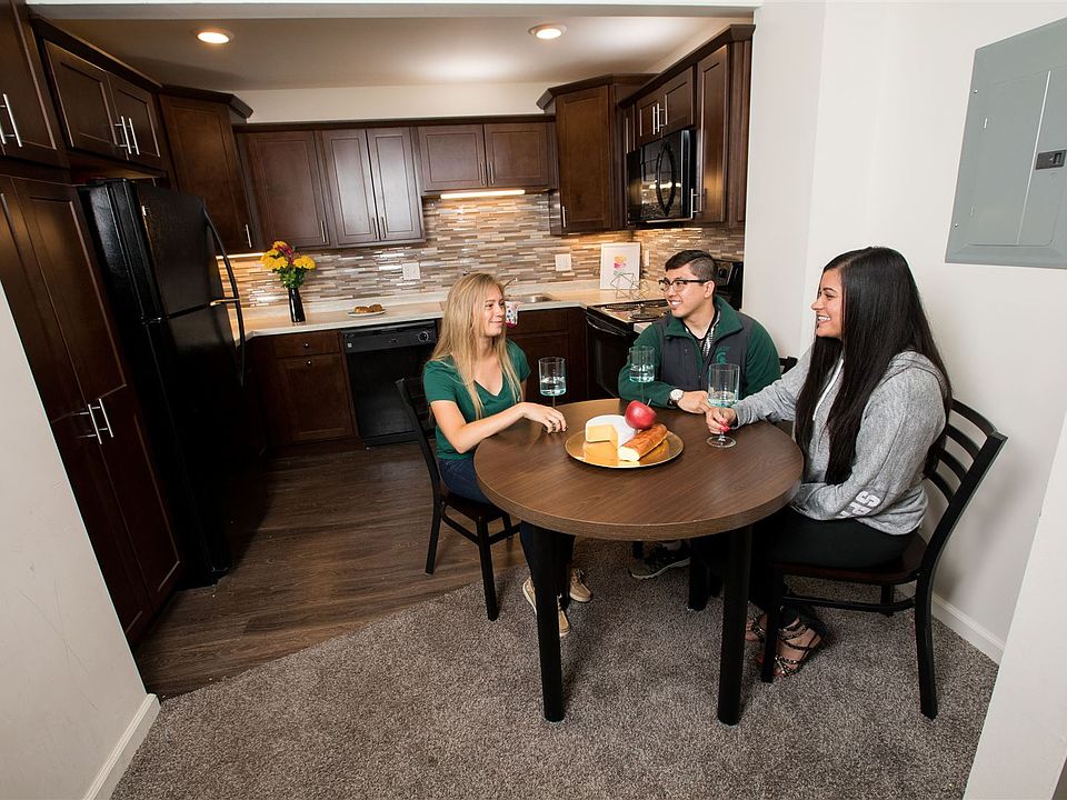 Eden Roc Apartments (9)