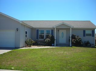 313 Northfield Rd, Manhattan, KS 66502