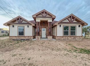 109 Cardinal St, Zapata, TX 78076