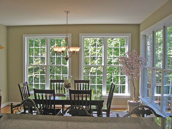Eat-in Kitchen