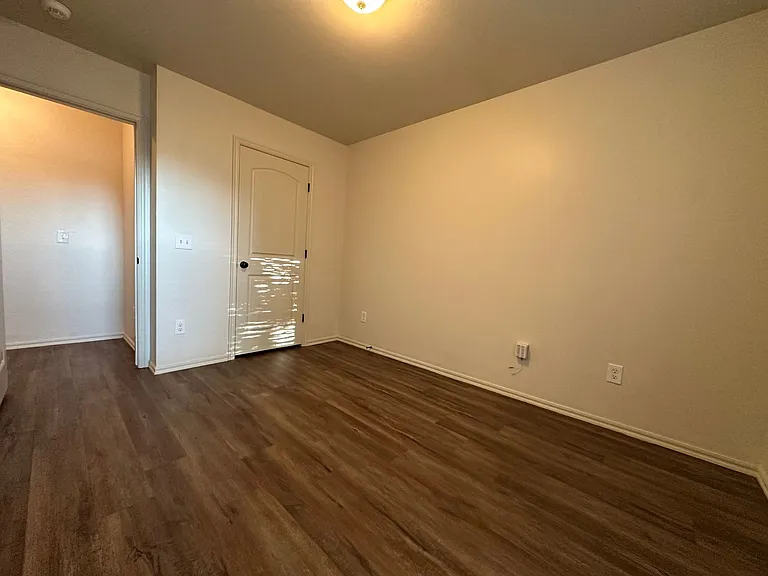 412 Chalk Hill Ct — Photo 46