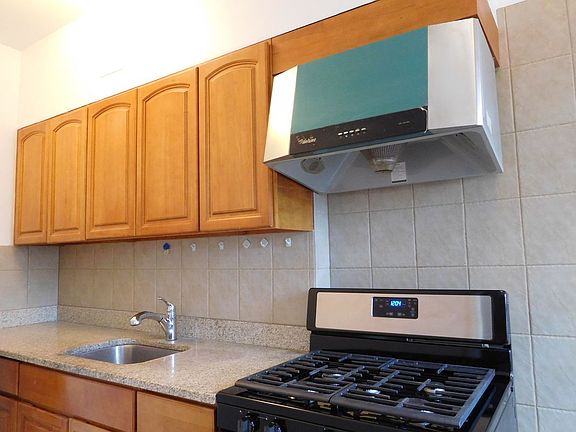 4th image of 4355 Kissena Blvd APT 6F