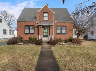 614 W White St, Champaign, IL