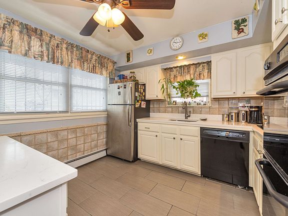 5th image of 2508 Tiemann Ave