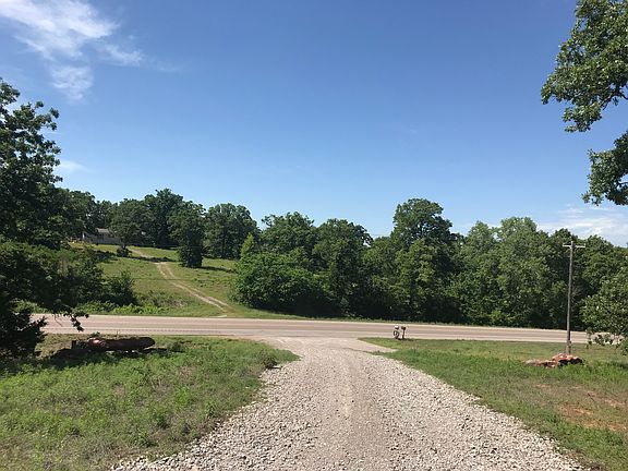 5th image of 20269 Faribanks Ln