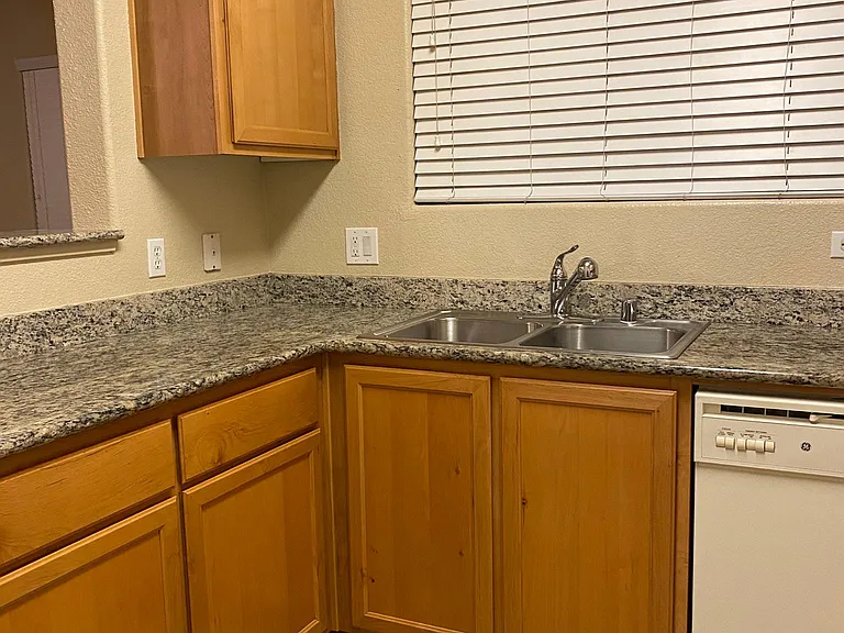 700 Moon Cir — Photo 29