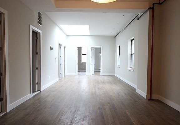 3rd image of 270 Jefferson St APT 1L