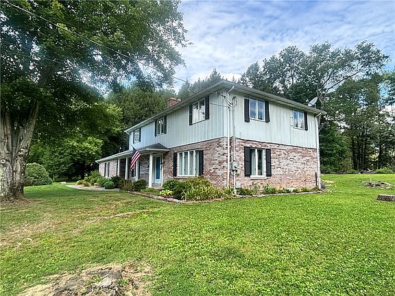 4th image of 26 Country Club Rd
