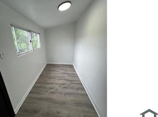 305 E 20th St, Chester, PA 19013