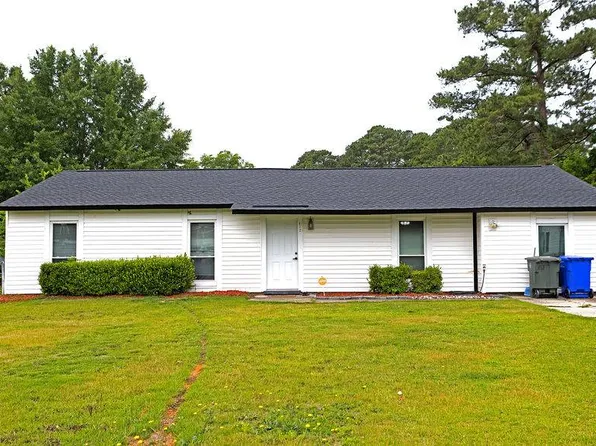 612 Missenburg Ct, Fayetteville, NC 28314