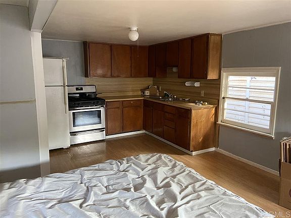 4th image of 418-20 Seabright Ln