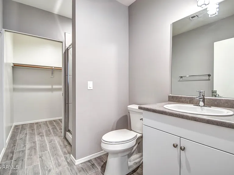 1037 S Farmer Ave — Photo 16