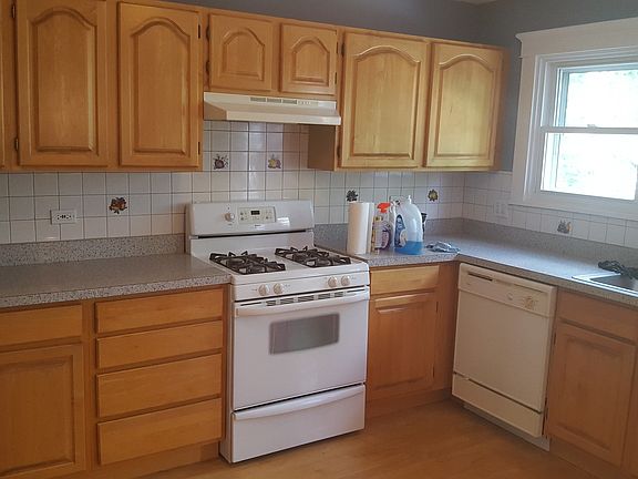 4th image of 221 N Walnut St Unit H