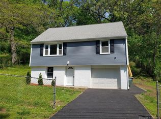 84 Rainbow Rd, Bridgeport, CT 06606