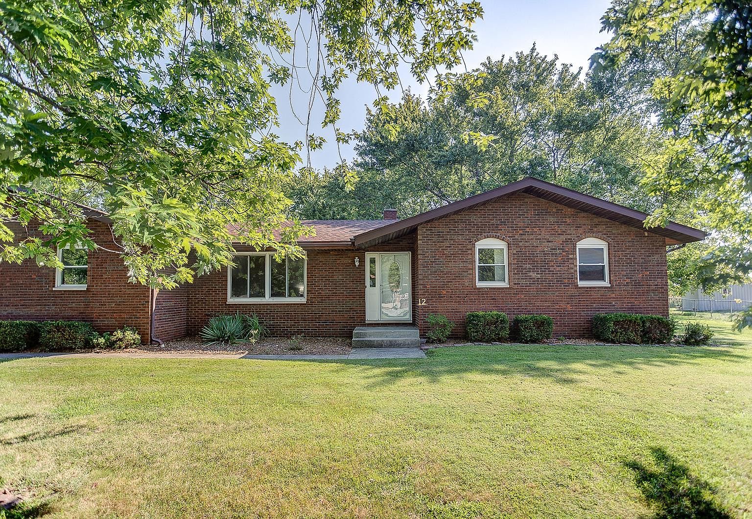 12 Kay Dr, Highland, IL 62249 Zillow
