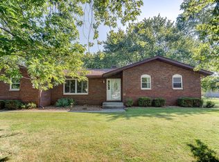 12 Kay Dr, Highland, IL 62249