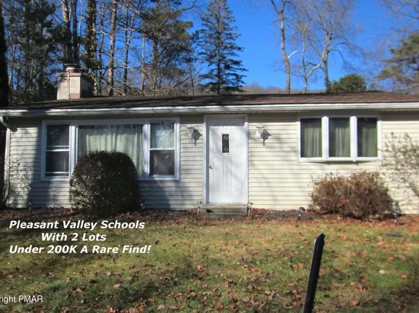 9044 Twin Lake Dr, Kunkletown, PA 18058