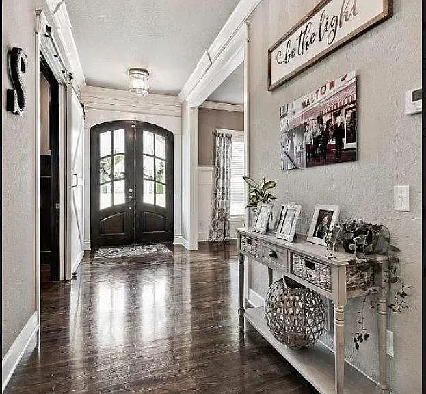 421 Trailwood Cir — Photo 4