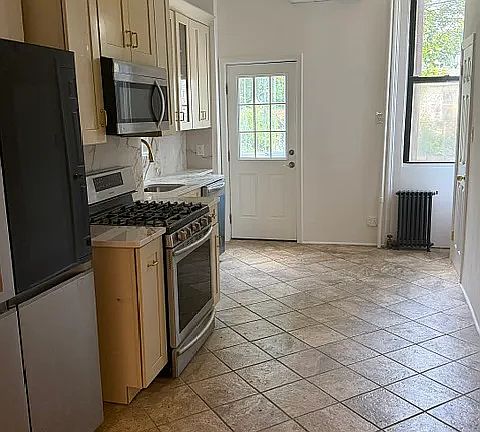 2nd image of 596 Humboldt St APT 1L