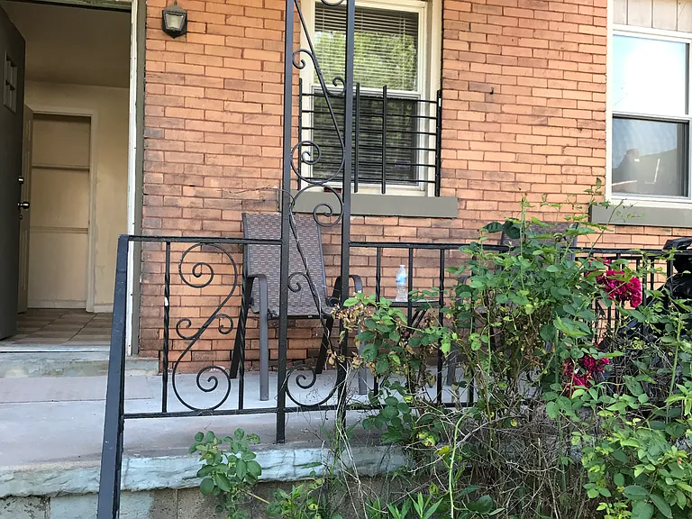 317 S Evaline St #1B — Photo 11