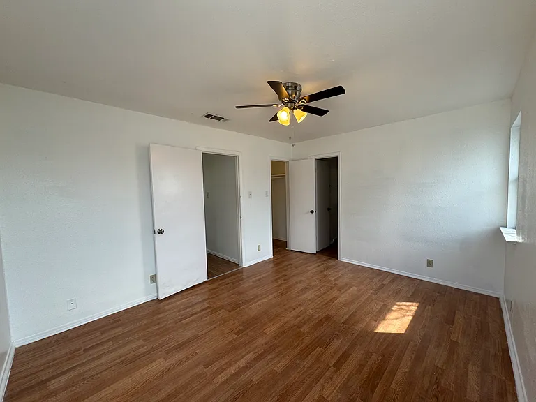 2101 Lamplight Village Cir #B — Photo 6