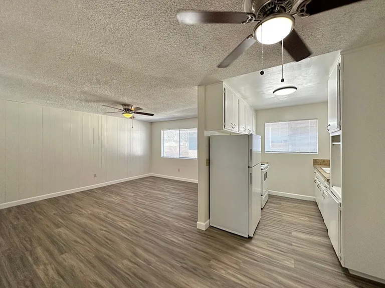 Palm Acres Apartments — Photo 3