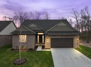 52966 Trailside Dr, New Baltimore, MI 48047
