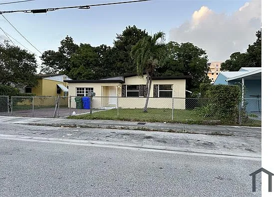 1461 NW 52nd St — Photo 16