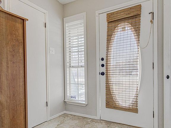 4th image of 417 Fantail Loop APT B