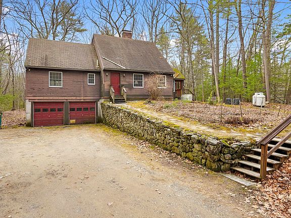 3rd image of 220 Riverdale Road