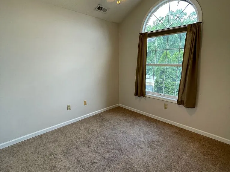 2415 Avonlea Ln — Photo 19