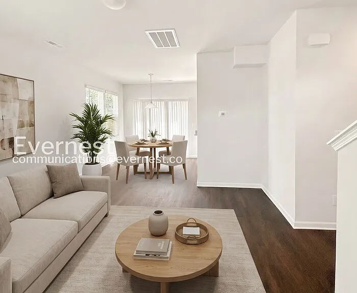 233 W Grover St — Photo 3
