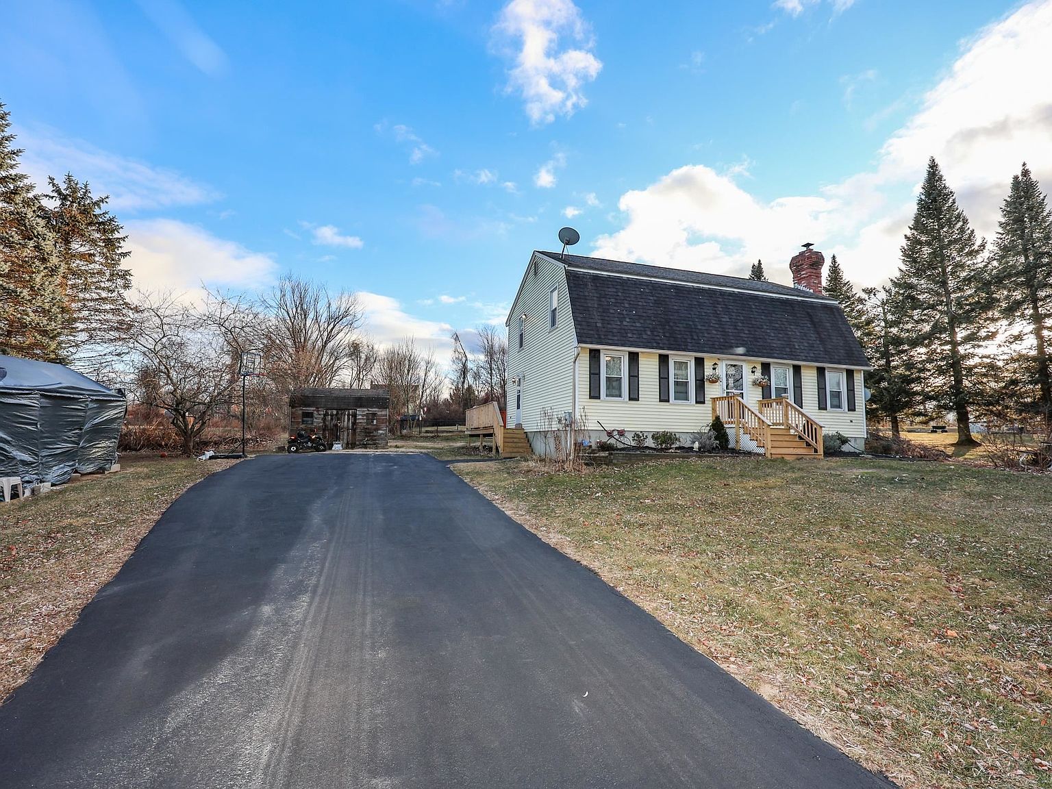 5 Meadowbrook Road, Derry, NH 03038