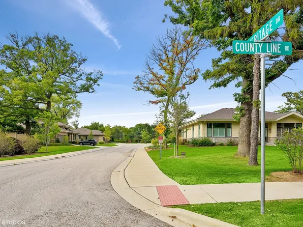 10 Heritage Dr, Highland Park, IL 60035