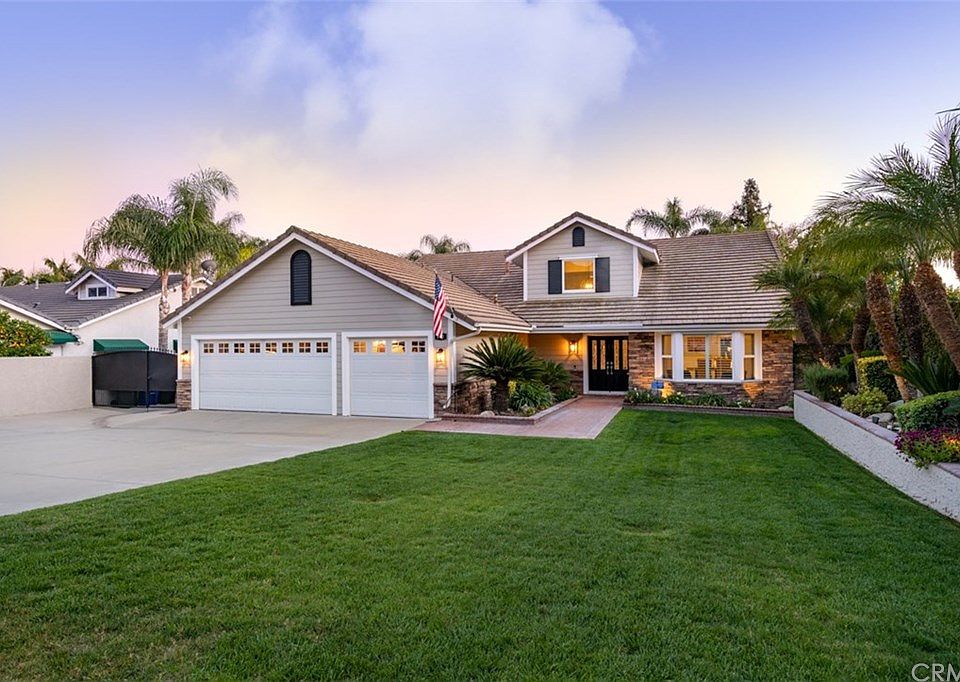 1st image of 998 Driftwood St